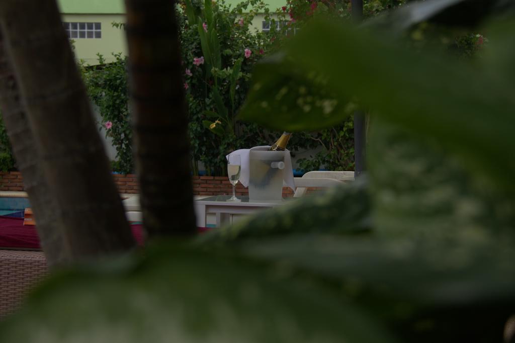 Surin Sweet Hotel Экстерьер фото